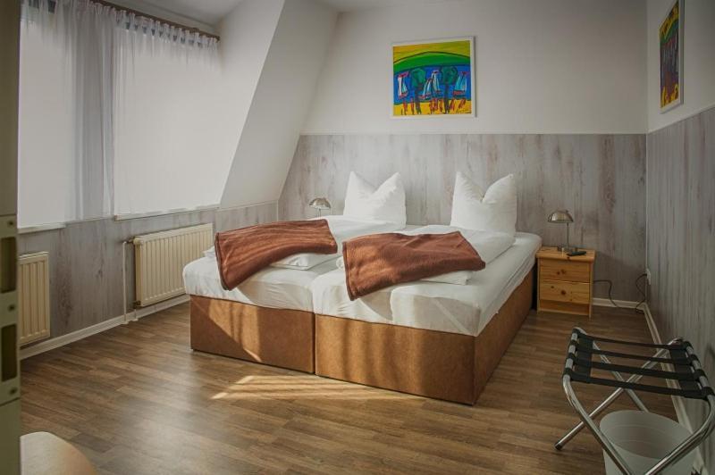 H&H Apartments Im Herzen Der Stadt In Der Lange Strasse Geraeumig Ruhig Mit Kueche Und Esstisch Greifswald Ngoại thất bức ảnh