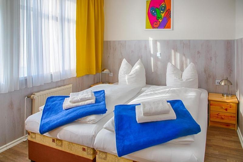 H&H Apartments Im Herzen Der Stadt In Der Lange Strasse Geraeumig Ruhig Mit Kueche Und Esstisch Greifswald Ngoại thất bức ảnh