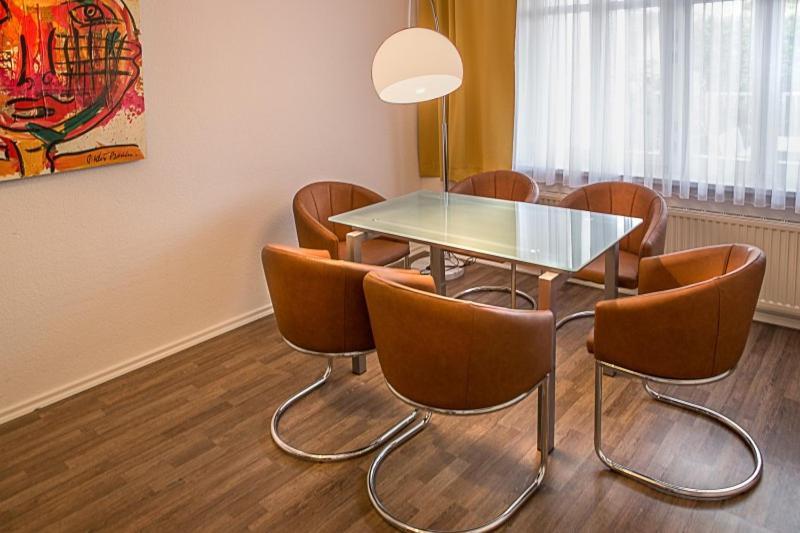 H&H Apartments Im Herzen Der Stadt In Der Lange Strasse Geraeumig Ruhig Mit Kueche Und Esstisch Greifswald Ngoại thất bức ảnh