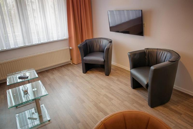 H&H Apartments Im Herzen Der Stadt In Der Lange Strasse Geraeumig Ruhig Mit Kueche Und Esstisch Greifswald Ngoại thất bức ảnh