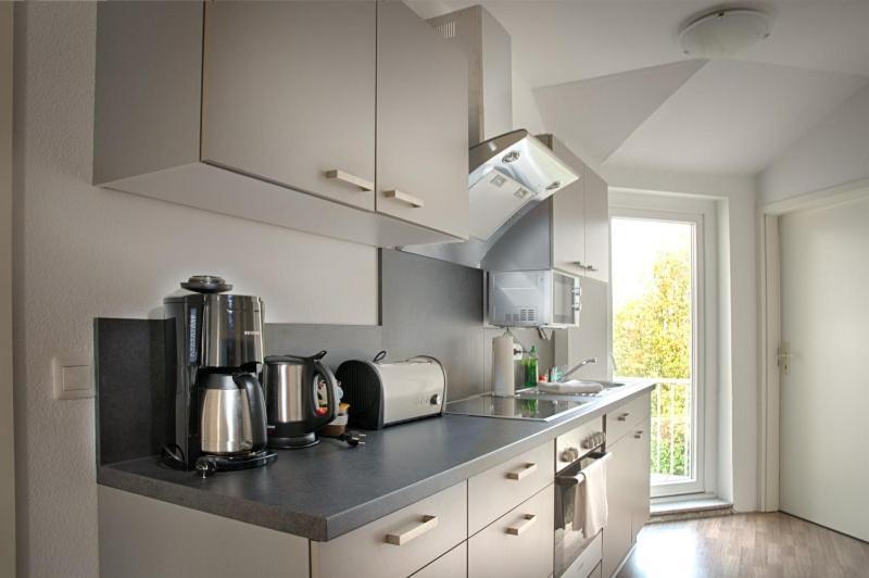 H&H Apartments Im Herzen Der Stadt In Der Lange Strasse Geraeumig Ruhig Mit Kueche Und Esstisch Greifswald Ngoại thất bức ảnh