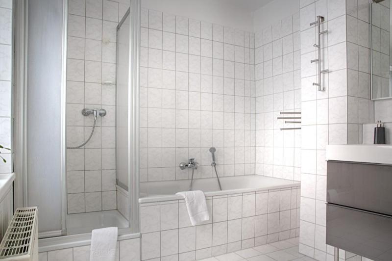 H&H Apartments Im Herzen Der Stadt In Der Lange Strasse Geraeumig Ruhig Mit Kueche Und Esstisch Greifswald Ngoại thất bức ảnh