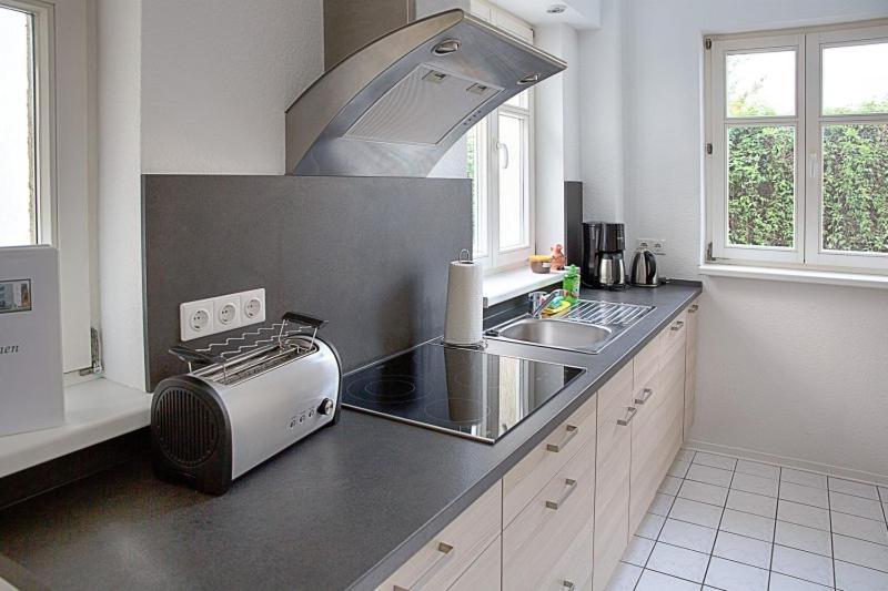H&H Apartments Im Herzen Der Stadt In Der Lange Strasse Geraeumig Ruhig Mit Kueche Und Esstisch Greifswald Ngoại thất bức ảnh