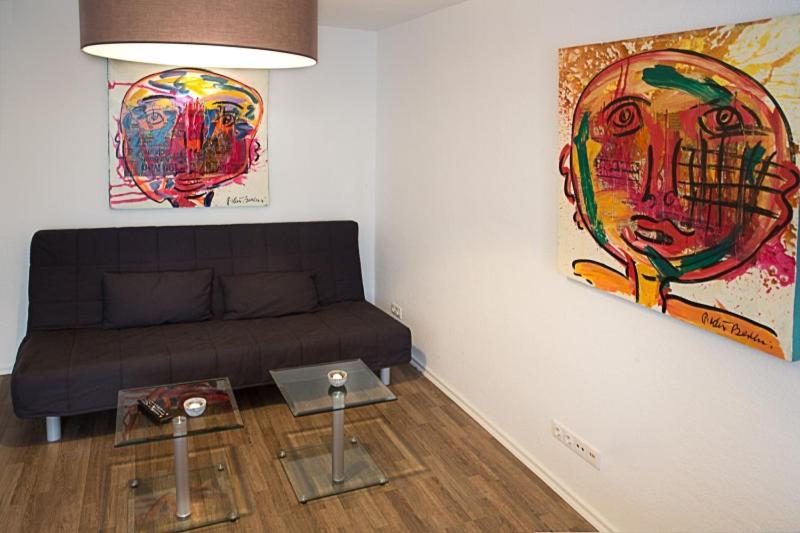 H&H Apartments Im Herzen Der Stadt In Der Lange Strasse Geraeumig Ruhig Mit Kueche Und Esstisch Greifswald Ngoại thất bức ảnh