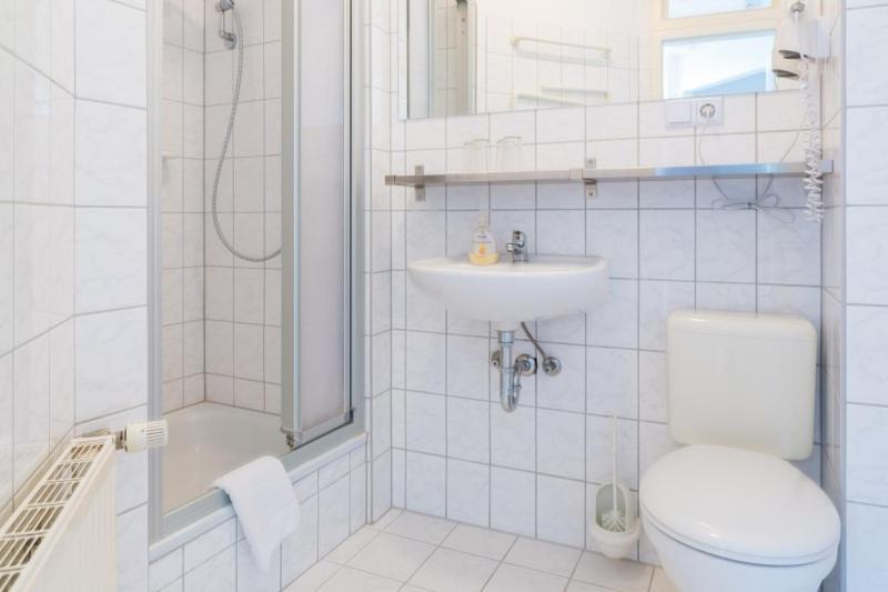 H&H Apartments Im Herzen Der Stadt In Der Lange Strasse Geraeumig Ruhig Mit Kueche Und Esstisch Greifswald Ngoại thất bức ảnh