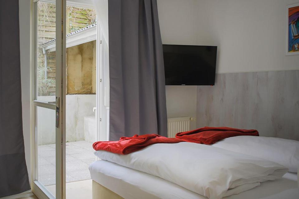 H&H Apartments Im Herzen Der Stadt In Der Lange Strasse Geraeumig Ruhig Mit Kueche Und Esstisch Greifswald Ngoại thất bức ảnh